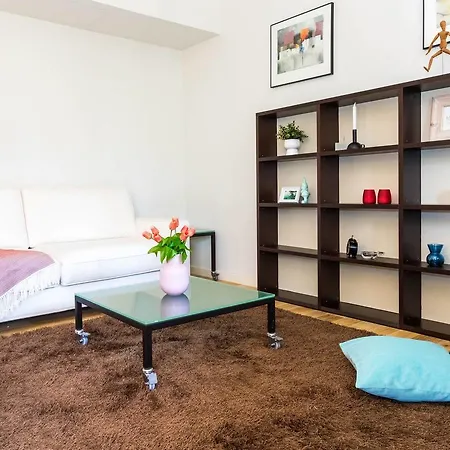 Apartment Stylish Joivy Flat With Garden Pognana Lario