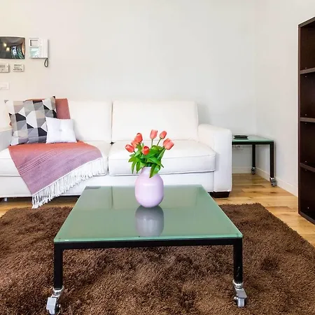 Stylish Joivy Flat With Garden Apartment