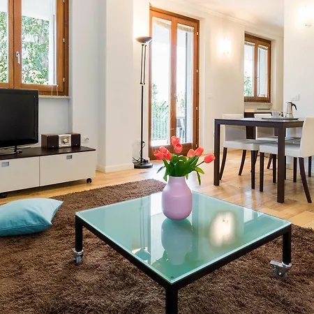 Apartment Stylish Joivy Flat With Garden Pognana Lario