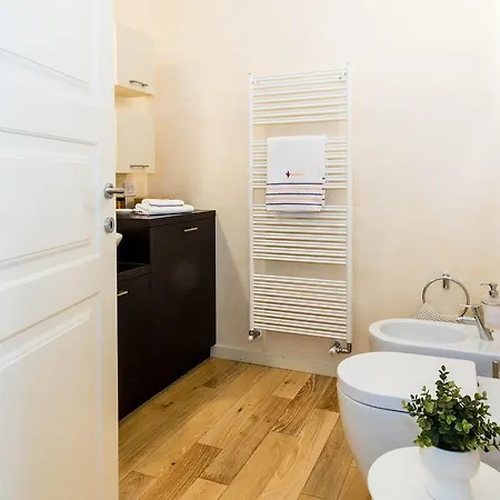 Stylish Joivy Flat With Garden Pognana Lario